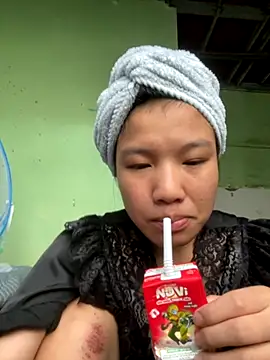 QueenLink online show from October 2025 01:04:02 AM