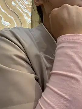 Snapshot of QueenLink chatting on October 2025 05:49:01 AM QueenLink online show from October 2025 05:49:01 AM