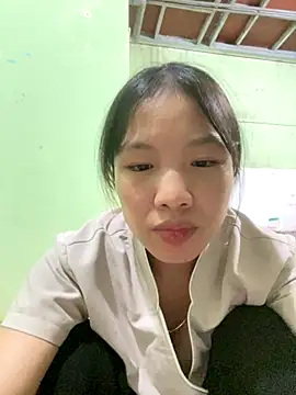 Snapshot of QueenLink chatting on October 2025 04:08:01 PM QueenLink online show from October 2025 04:08:01 PM