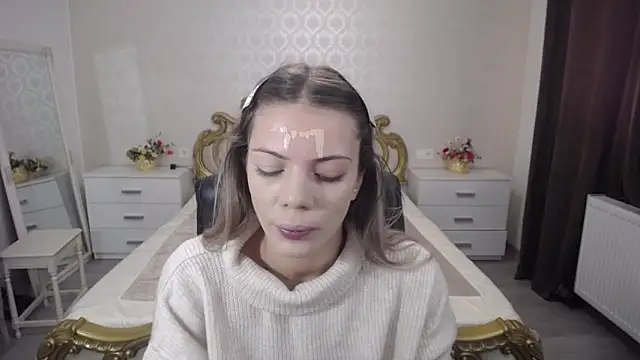 Snapshot of AmberTop chatting on October 2025 06:46:01 AM AmberTop online show from October 2025 06:46:01 AM