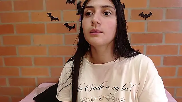 Montserrat Jay online show from October 2025 01:57:02 PM