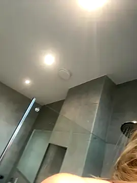 Chloemillerrxx online show from November 2025 12:38:01 PM