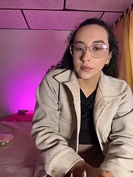 alehia cute online show from July 2026 12:33:01 PM