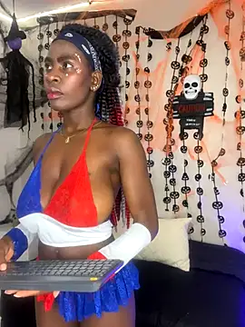 Snapshot of MorenaLush_Eup chatting on October 2025 04:05:02 AM MorenaLush Eup online show from October 2025 04:05:02 AM