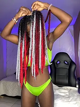 Snapshot of MorenaLush_Eup chatting on October 2025 03:20:02 AM MorenaLush Eup online show from October 2025 03:20:02 AM