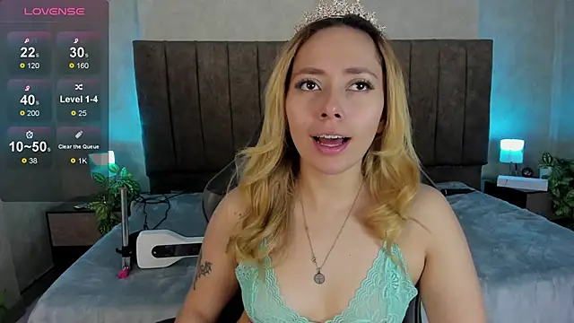 LanaMills  online show from December 2025 05:14:01 AM