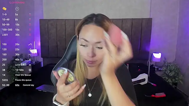 LanaMills  online show from December 2025 03:59:01 AM