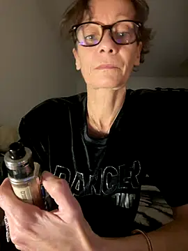 Chris06d22xh online show from November 2025 07:30:02 PM