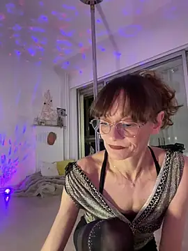 Chris06d22xh online show from April 2026 07:36:01 PM