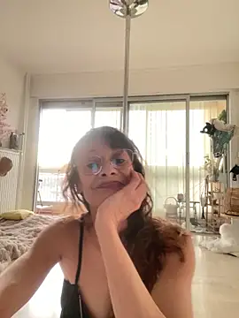 Chris06d22xh online show from April 2026 06:11:02 PM