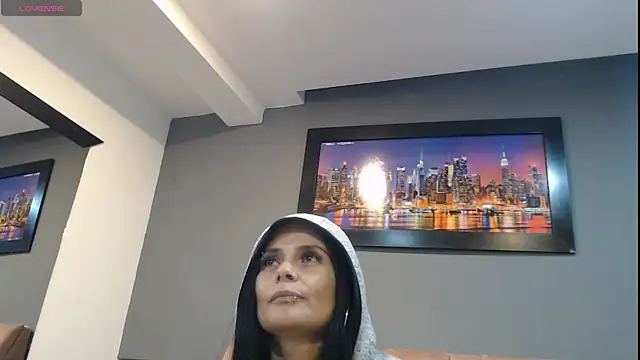 Snapshot of CharlotteCottin chatting on July 2026 11:05:01 AM CharlotteCottin online show from July 2026 11:05:01 AM