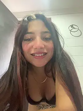 Snapshot of LisaGoddes chatting on November 2025 03:52:02 PM LisaGoddes online show from November 2025 03:52:02 PM