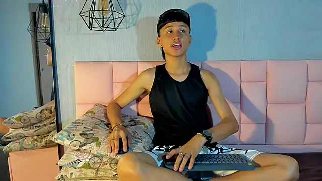 Daddy Darcks online show from November 2025 08:20:01 PM