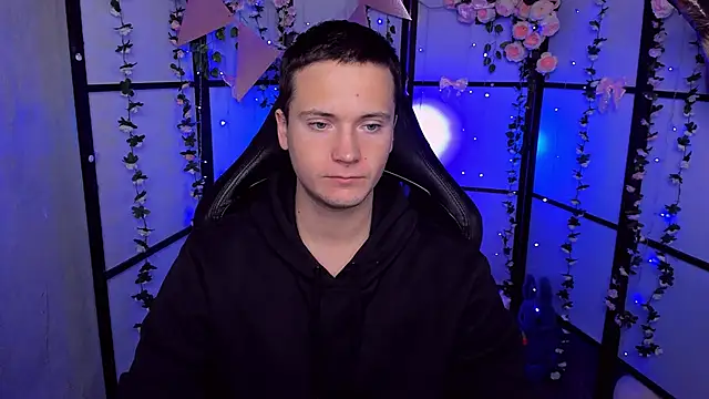 ZackNeal online show from October 2025 05:04:02 AM