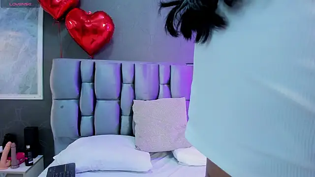 Aria Joness  online show from February 2026 08:59:01 PM