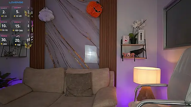 Snapshot of MilaCrave chatting on October 2025 11:33:02 AM MilaCrave online show from October 2025 11:33:02 AM