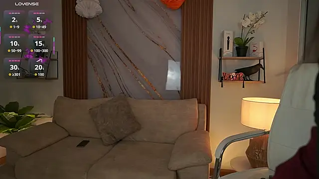 Snapshot of MilaCrave chatting on October 2025 11:43:02 AM MilaCrave online show from October 2025 11:43:02 AM