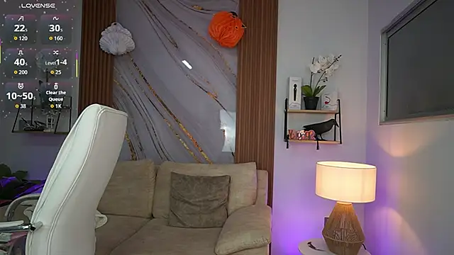 Snapshot of MilaCrave chatting on October 2025 11:33:02 AM MilaCrave online show from October 2025 11:33:02 AM