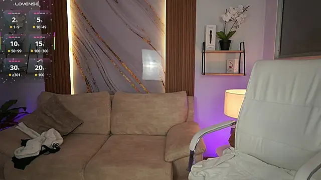 Snapshot of MilaCrave chatting on November 2025 11:33:02 AM MilaCrave online show from November 2025 11:33:02 AM