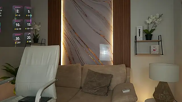 Snapshot of MilaCrave chatting on November 2025 11:43:01 AM MilaCrave online show from November 2025 11:43:01 AM