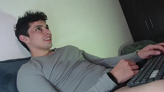 Snapshot of yourfavoriteboy__ chatting on September 2025 10:46:01 PM yourfavoriteboy online show from September 2025 10:46:01 PM