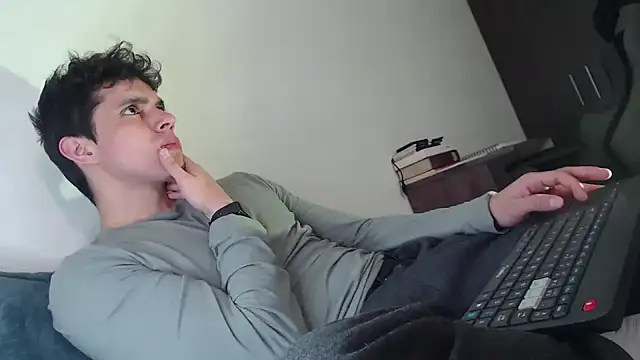 Snapshot of yourfavoriteboy__ chatting on January 2026 12:13:01 AM yourfavoriteboy online show from January 2026 12:13:01 AM