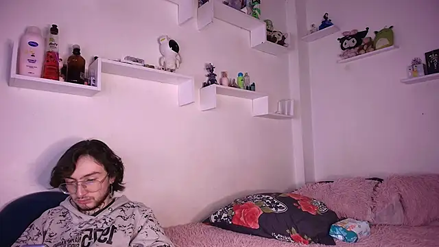 Snapshot of annyharriis chatting on December 2025 09:21:02 PM annyharriis online show from December 2025 09:21:02 PM