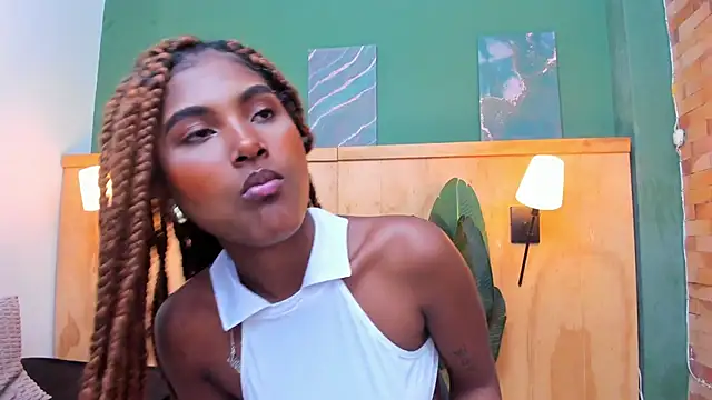 halleylorens online show from April 2026 06:13:02 PM