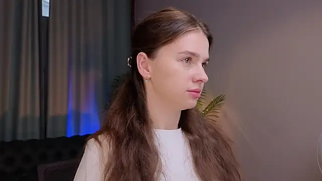 Olivia Farrell online show from September 2025 12:31:02 PM