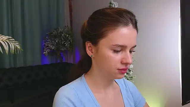 Olivia Farrell online show from January 2026 12:43:02 PM