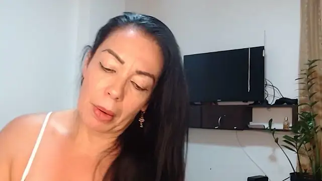 Snapshot of naiaratobon__ chatting on October 2025 01:31:02 AM naiaratobon online show from October 2025 01:31:02 AM