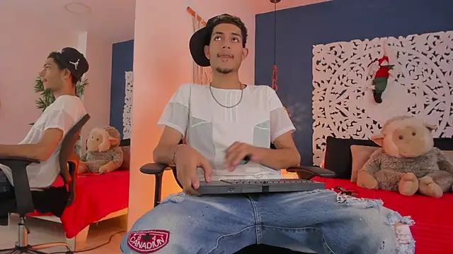 Adonis WB online show from November 2025 12:53:01 AM