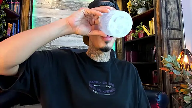 Donovan Desmond online show from March 2026 04:17:02 AM