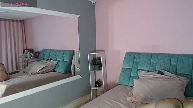 Camila Russoo online show from February 2026 07:01:02 PM