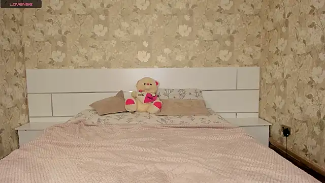 mishapallmer online show from November 2025 10:15:01 AM