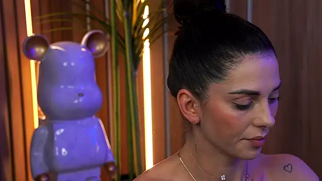 EllyLynn online show from April 2026 07:26:01 PM