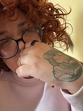 Snapshot of chiaretta_loveit chatting on November 2025 02:40:02 PM chiaretta loveit online show from November 2025 02:40:02 PM