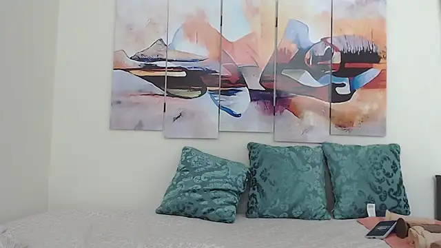 FLAKIS18 online show from April 2026 10:00:02 PM