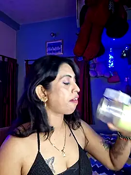 Love Beauty01 online show from April 2026 06:39:01 PM