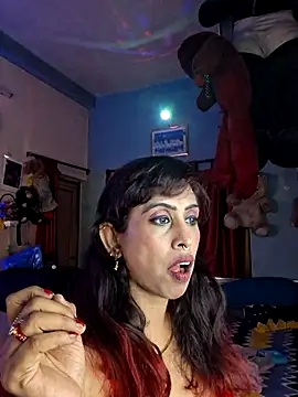 Snapshot of Love_Beauty01 chatting on June 2026 06:42:01 PM Love Beauty01 online show from June 2026 06:42:01 PM