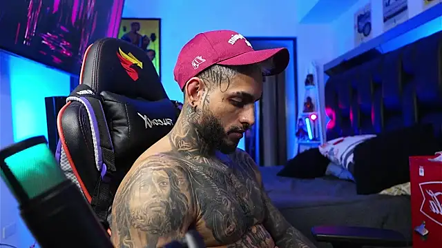 logan hugh8 online show from February 2026 01:17:01 PM