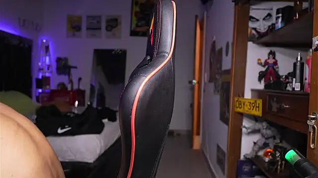 logan hugh8 online show from April 2026 12:35:02 AM