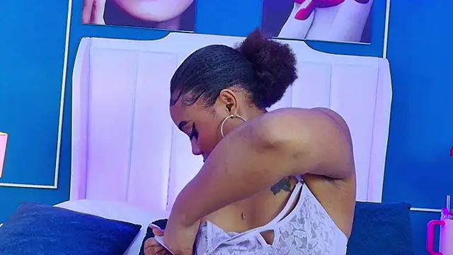 AngelaRoberts online show from October 2025 04:13:01 AM