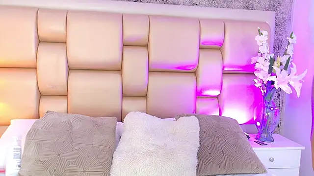 AngelaRoberts online show from April 2026 07:44:01 PM