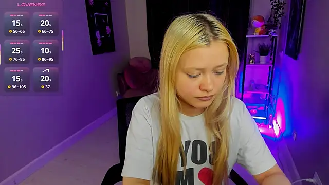 Snapshot of Millie_Vanillies chatting on October 2025 03:21:01 PM Millie Vanillies online show from October 2025 03:21:01 PM