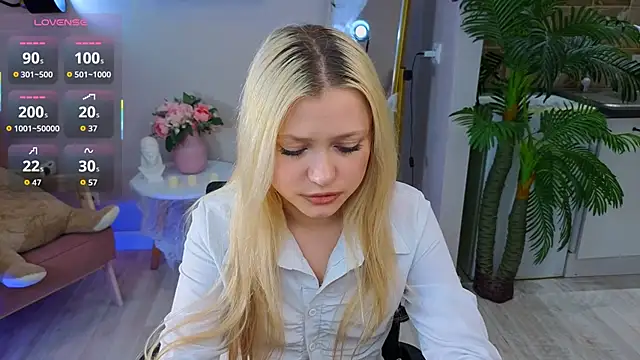 Millie Vanillies online show from October 2025 09:11:01 PM