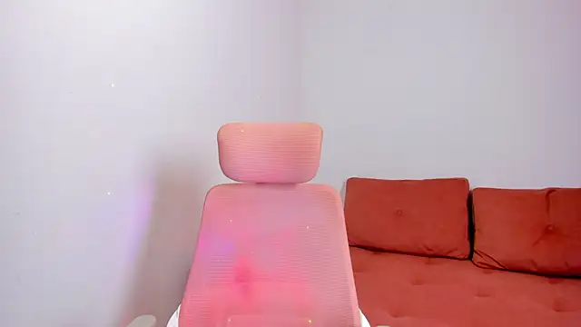 Emiss Jones online show from March 2026 11:52:02 PM