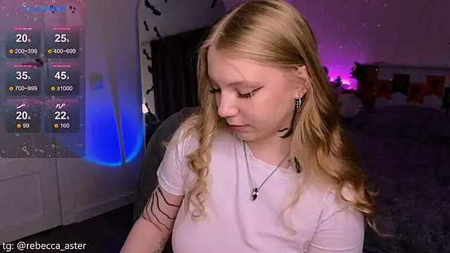 RebeccaAster online show from October 2025 04:09:02 PM