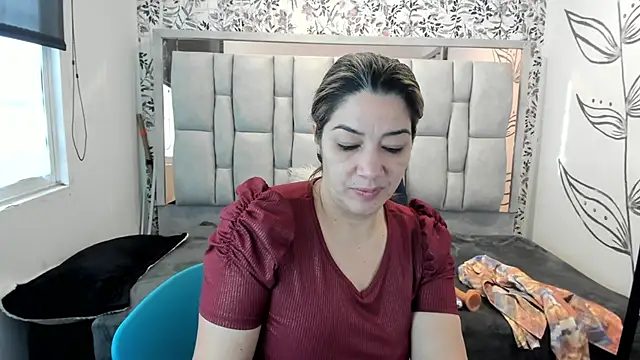 Chanel  Rose   online show from September 2025 12:05:01 PM