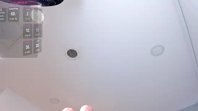 Snapshot of hannah_miltonn chatting on October 2025 09:44:02 PM hannah miltonn online show from October 2025 09:44:02 PM